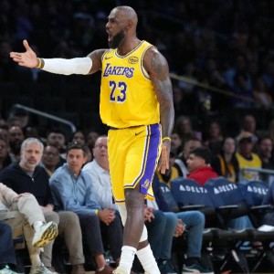 世界杯手机直播-湖人115-107逆转掘金 球员评价：3人满分，3人及格，4人低迷