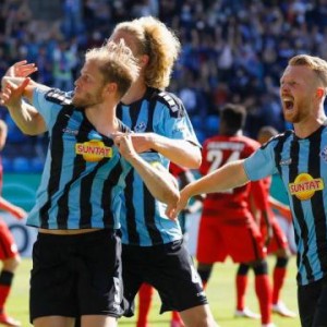 范博梅尔首秀大出洋相，狼堡竟两次掉进同一个坑里